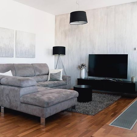 Prague Marina River View Apartment Close To City Centre Free Parking 外观 照片