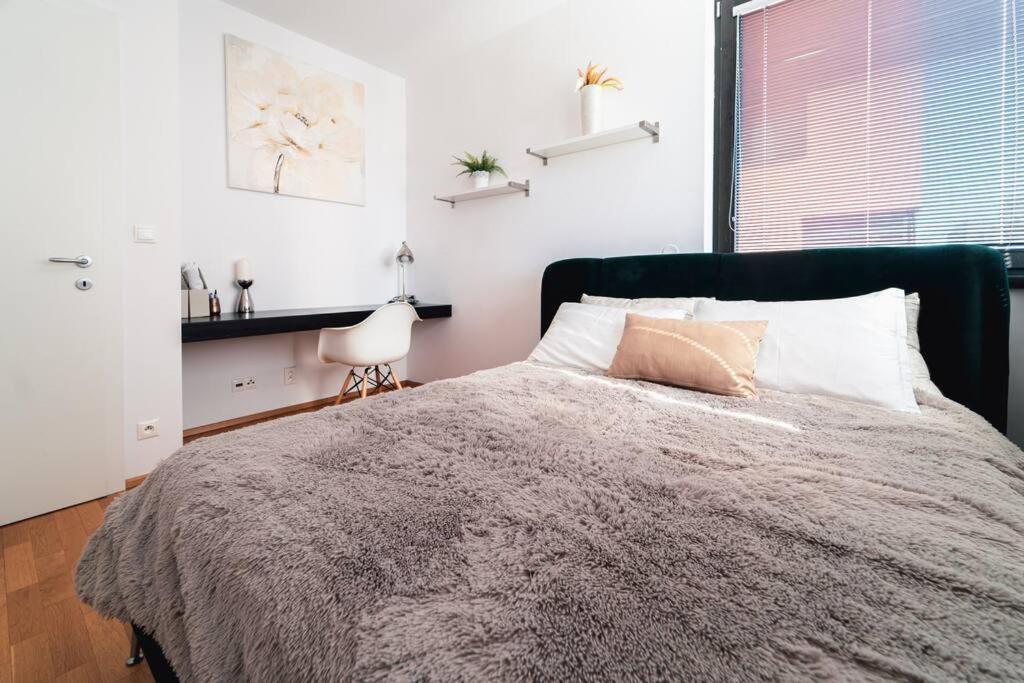 Prague Marina River View Apartment Close To City Centre Free Parking 外观 照片